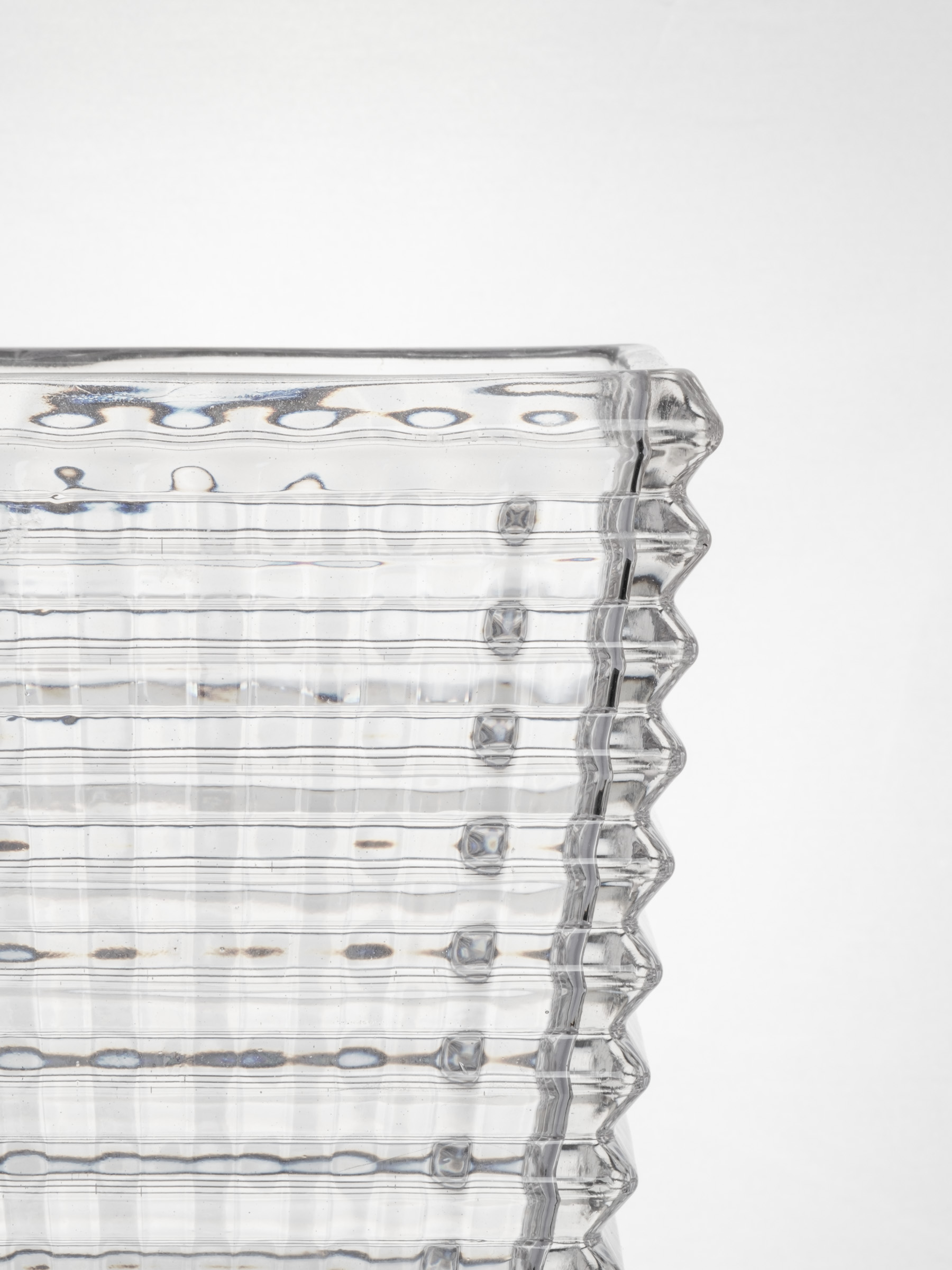 028295 Ваза Anna Lafarg